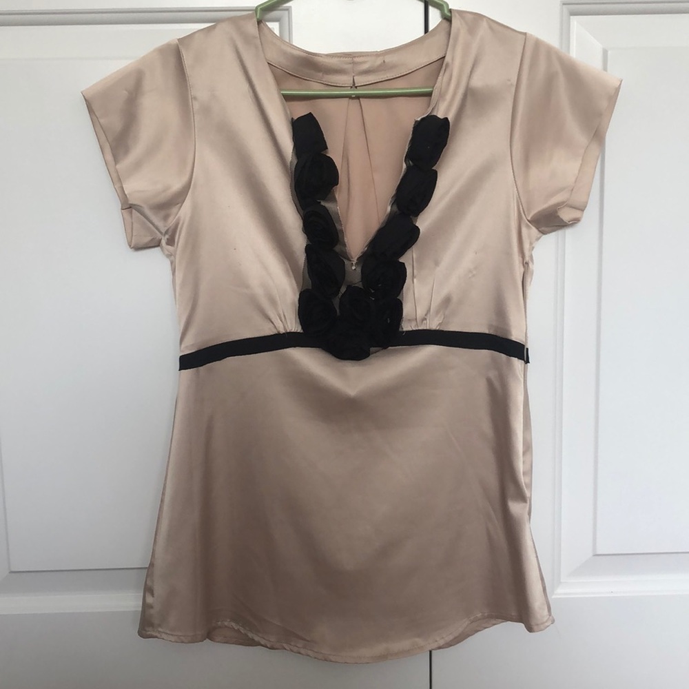 🖤BYSI BEIGE BLACK FLOWERS TOP🖤